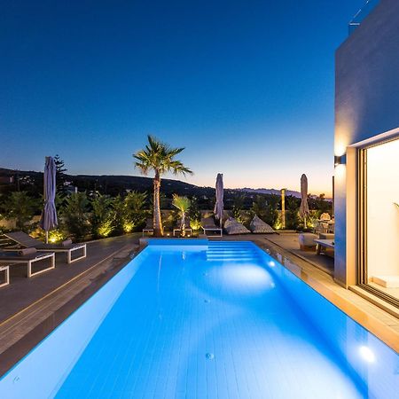 Vasilios Villa, With Pool, Gym & Close To Beach, By Thinkvilla Loutra Екстериор снимка