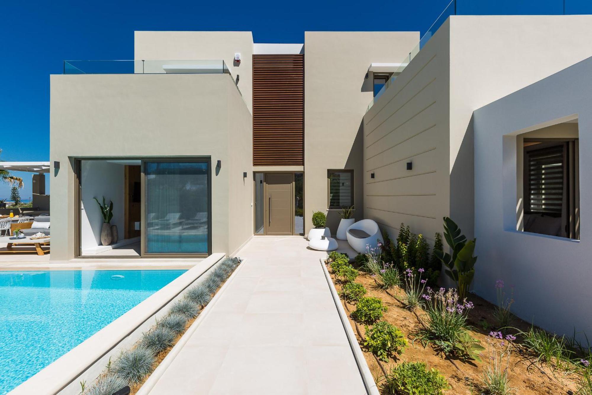 Vasilios Villa, With Pool, Gym & Close To Beach, By Thinkvilla Loutra Екстериор снимка