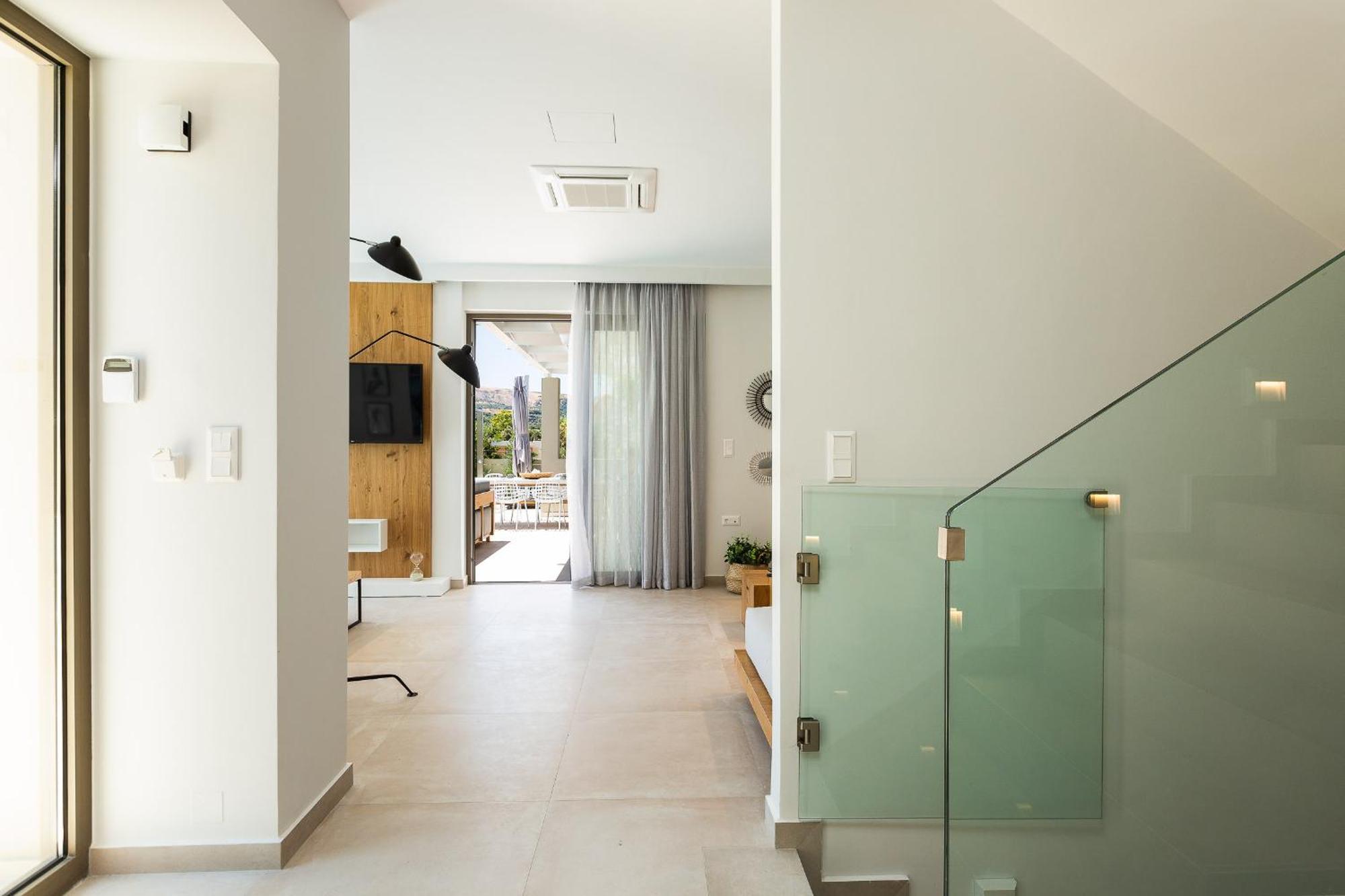 Vasilios Villa, With Pool, Gym & Close To Beach, By Thinkvilla Loutra Екстериор снимка