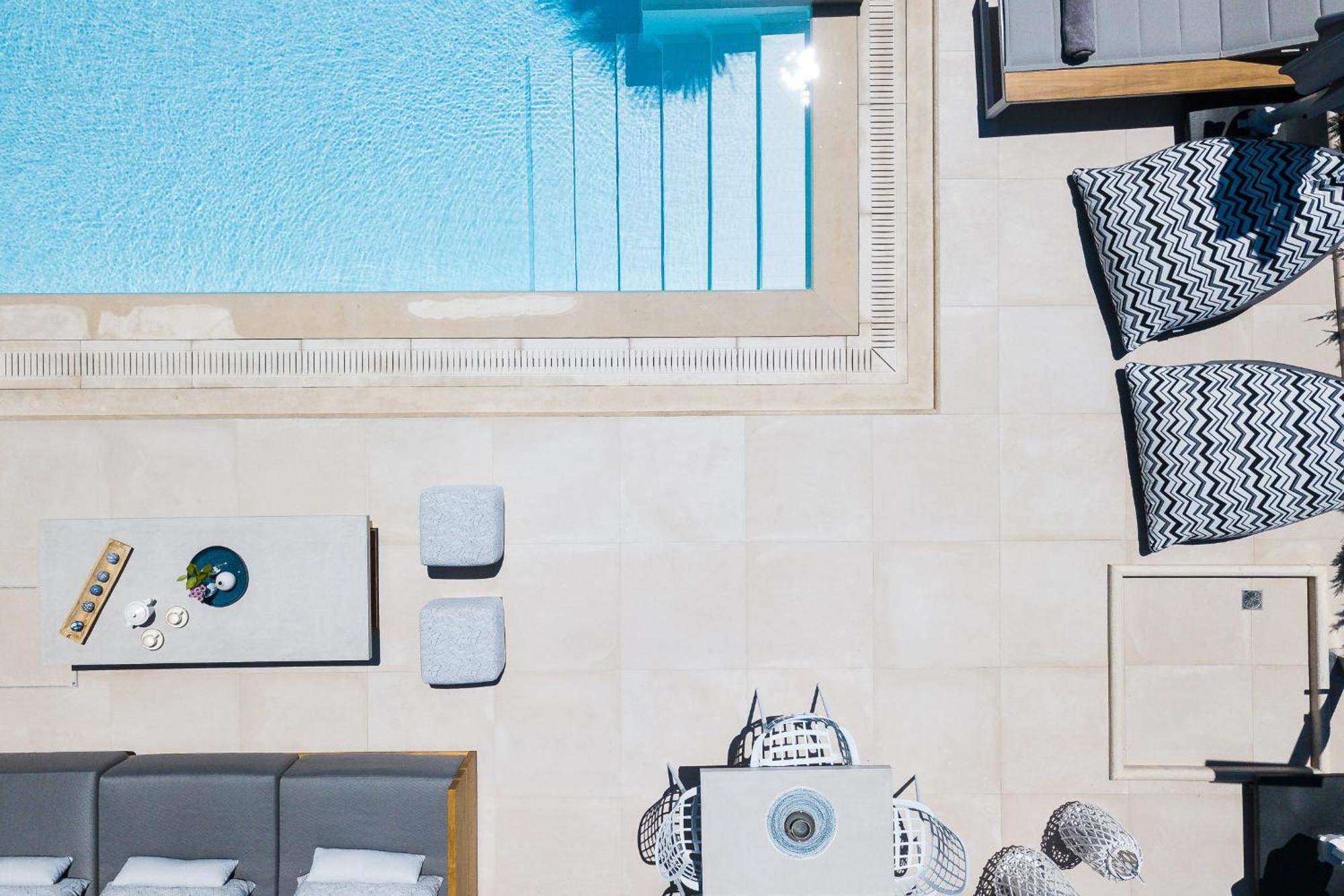 Vasilios Villa, With Pool, Gym & Close To Beach, By Thinkvilla Loutra Екстериор снимка