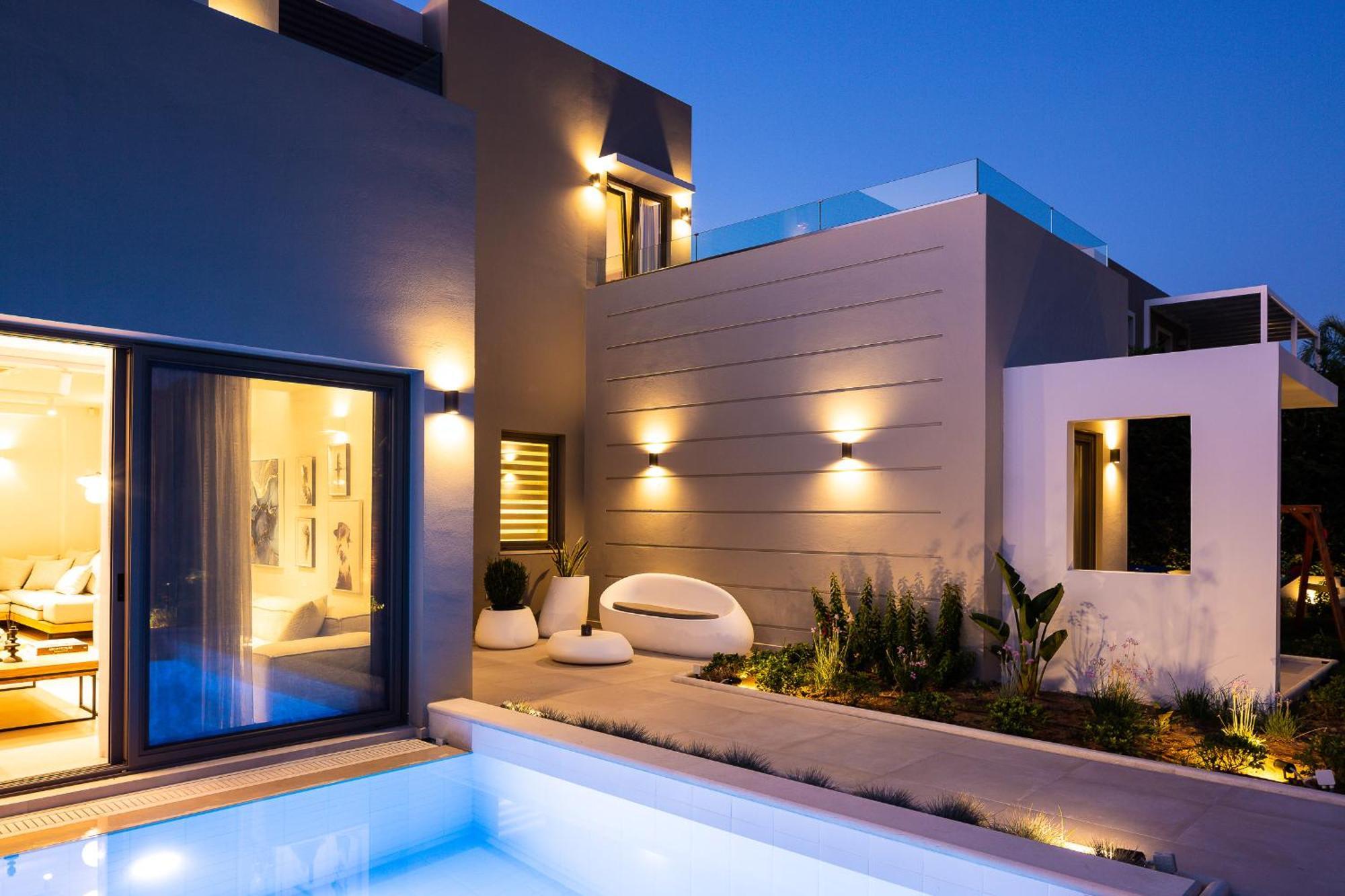 Vasilios Villa, With Pool, Gym & Close To Beach, By Thinkvilla Loutra Екстериор снимка