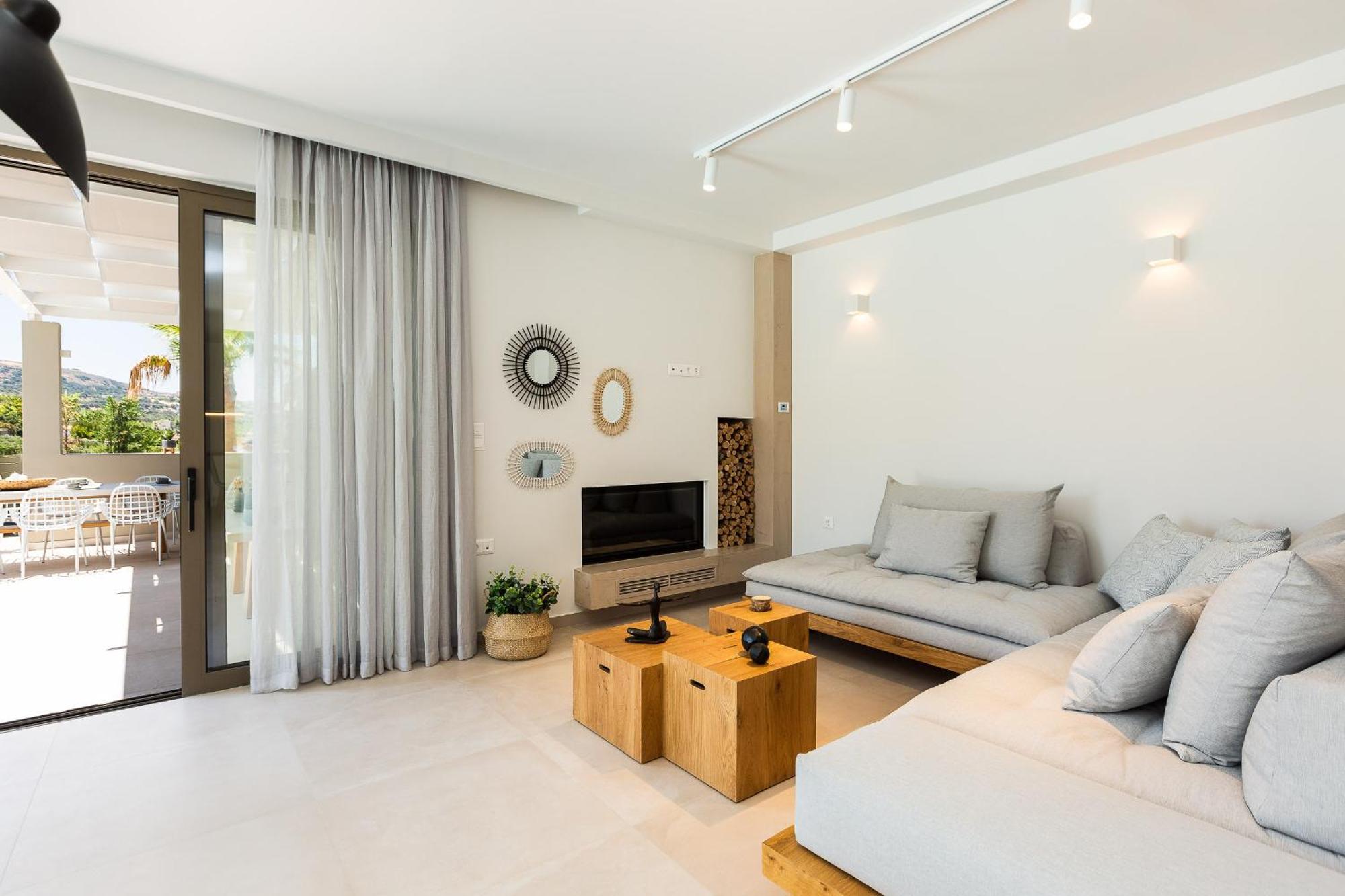 Vasilios Villa, With Pool, Gym & Close To Beach, By Thinkvilla Loutra Екстериор снимка