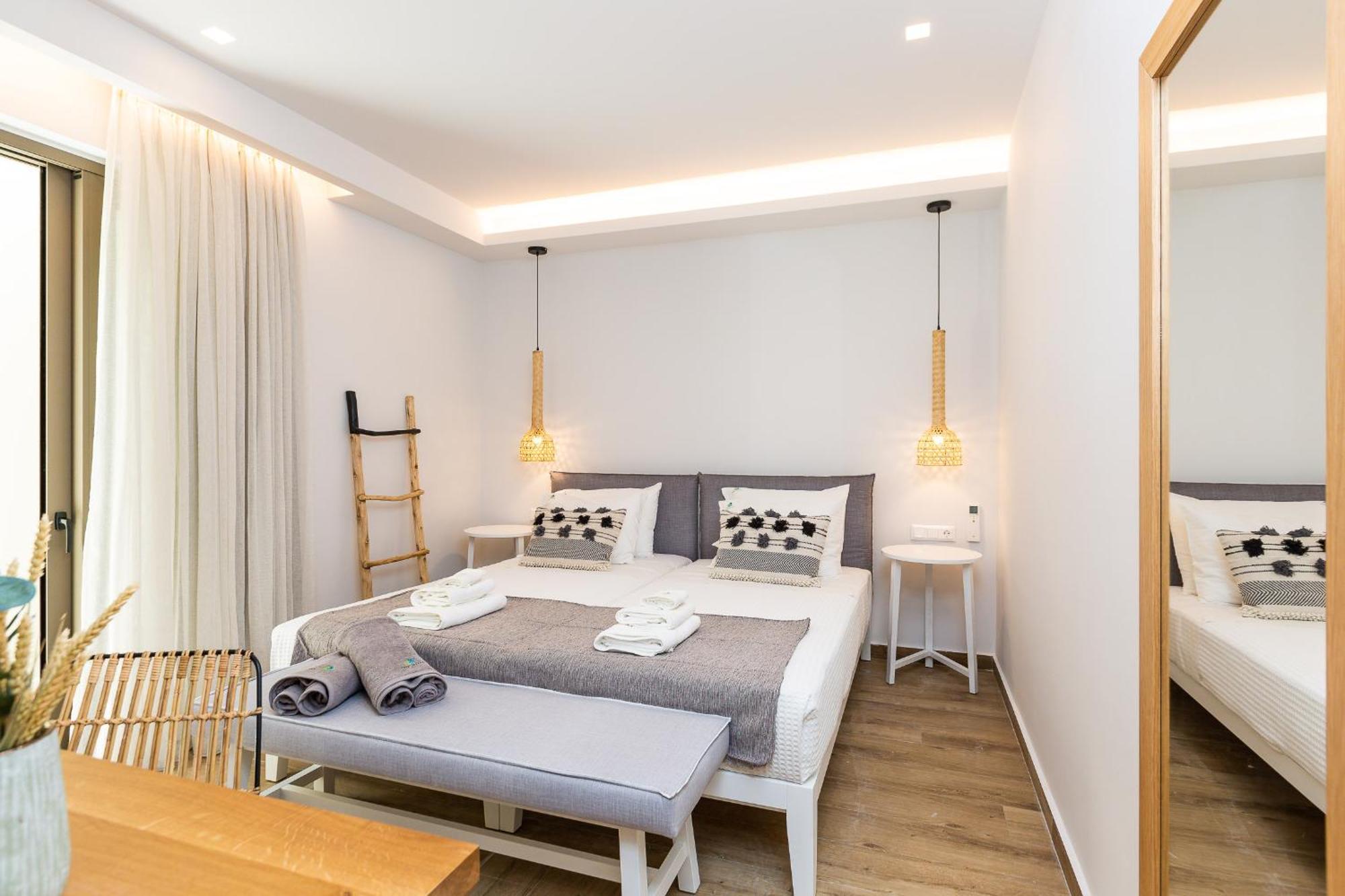 Vasilios Villa, With Pool, Gym & Close To Beach, By Thinkvilla Loutra Екстериор снимка