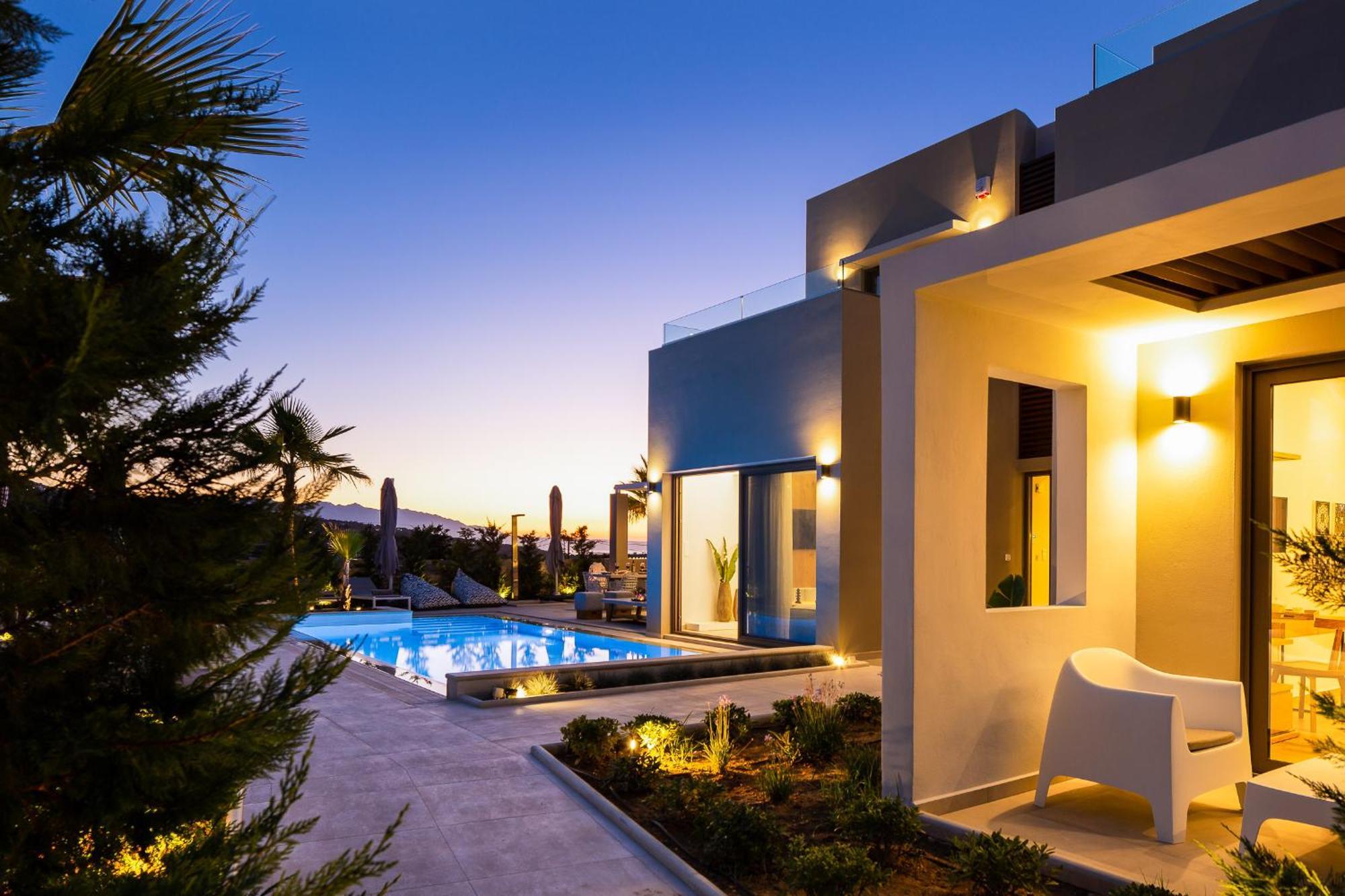 Vasilios Villa, With Pool, Gym & Close To Beach, By Thinkvilla Loutra Екстериор снимка