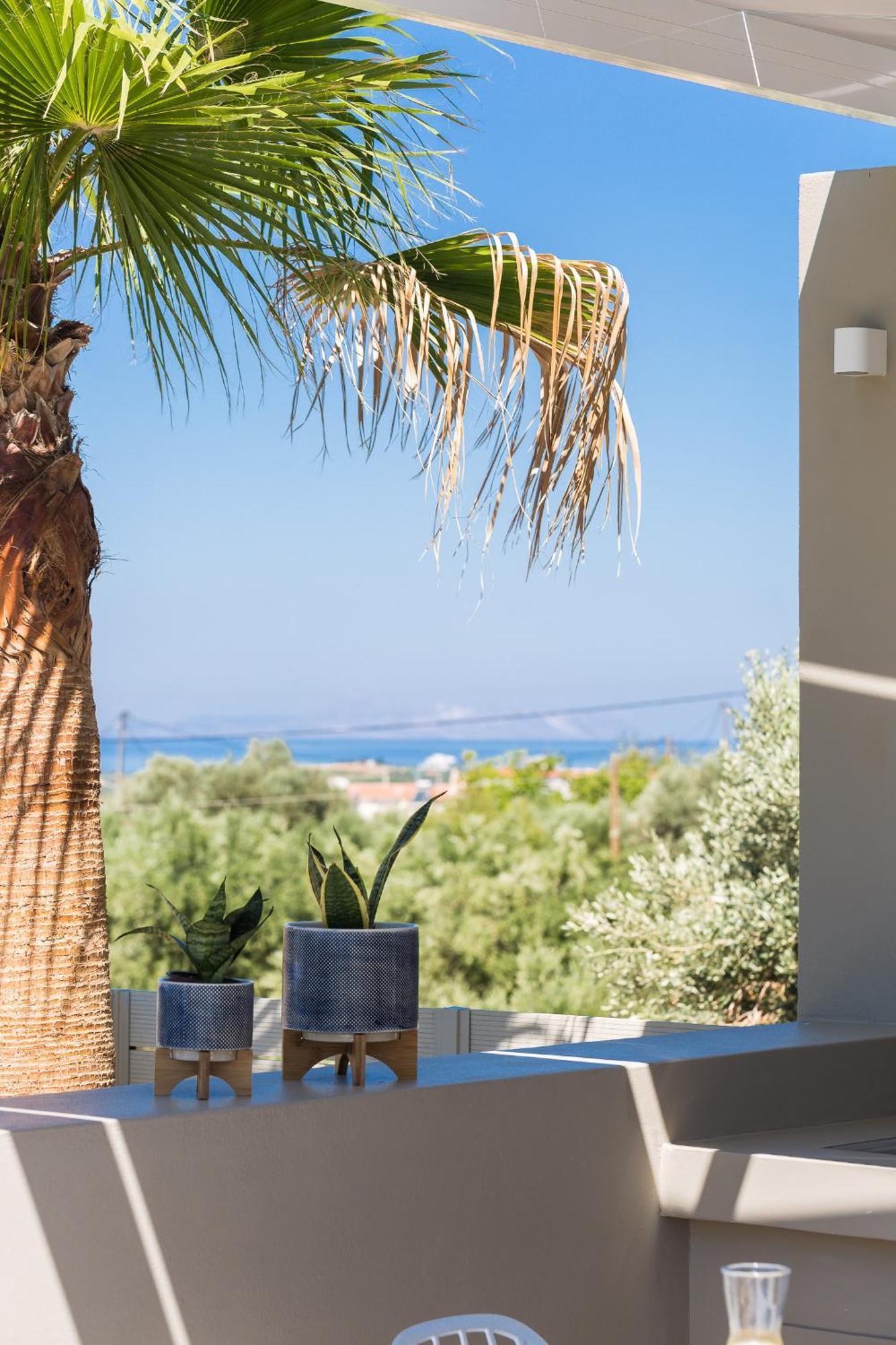 Vasilios Villa, With Pool, Gym & Close To Beach, By Thinkvilla Loutra Екстериор снимка