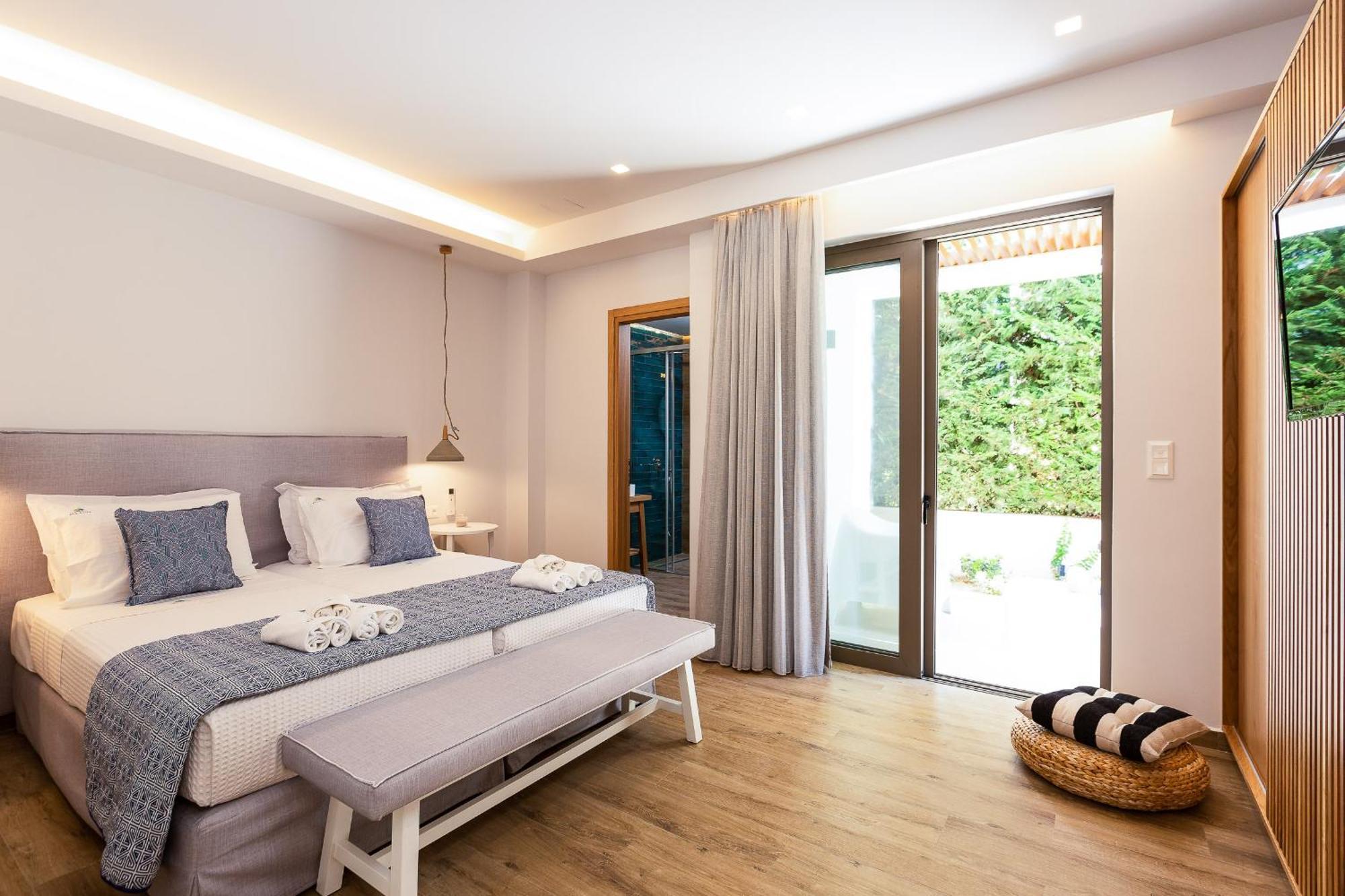 Vasilios Villa, With Pool, Gym & Close To Beach, By Thinkvilla Loutra Екстериор снимка
