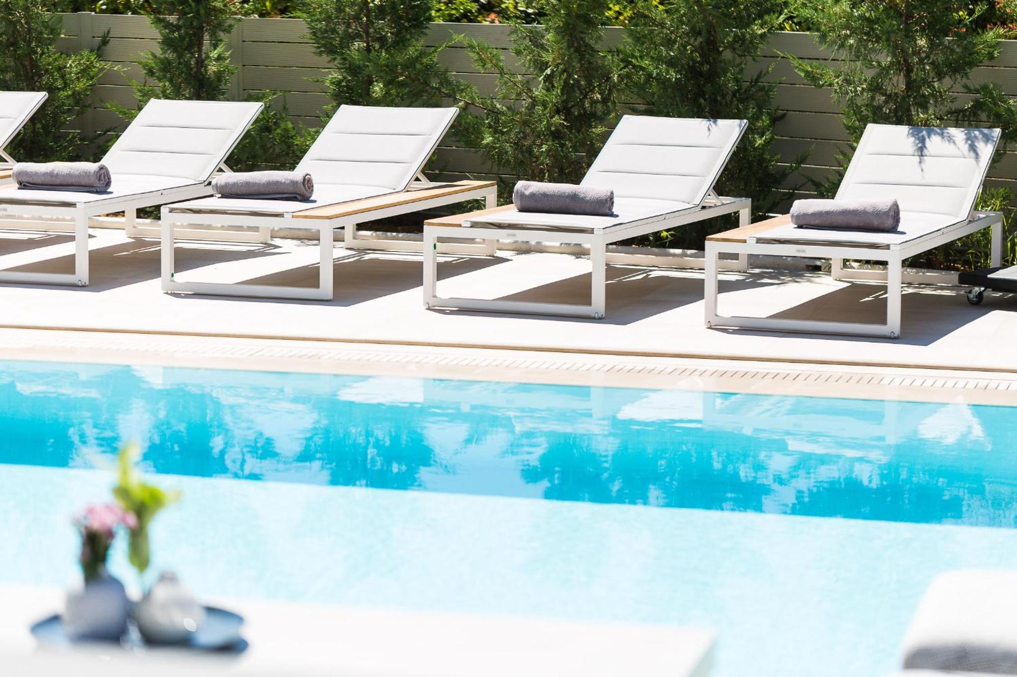 Vasilios Villa, With Pool, Gym & Close To Beach, By Thinkvilla Loutra Екстериор снимка